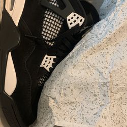 Air Jordan White Thunder 4s