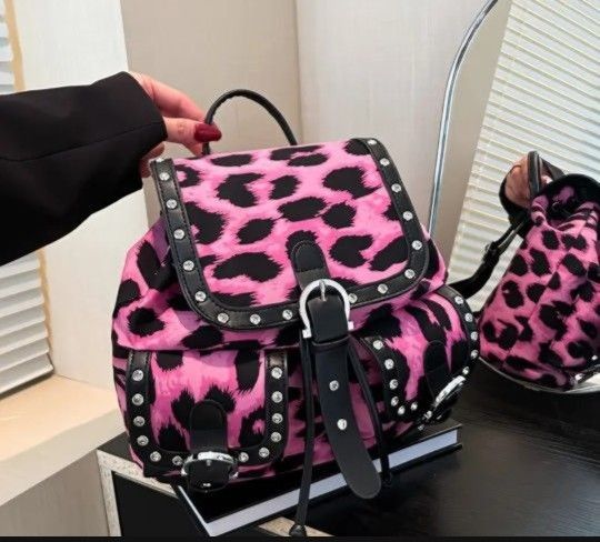 Stylish Leopard Print Women’s Backpack