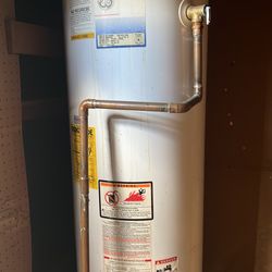 2009 Gas 40 gal gas water heater