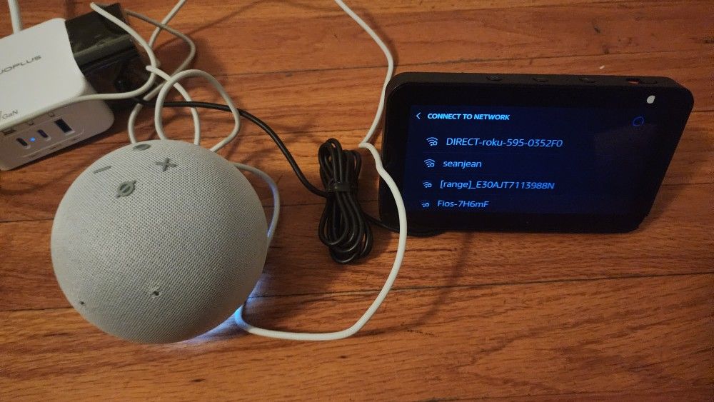 ECHO SHOW AND SPEAKER 