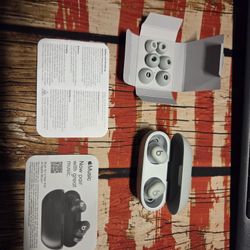 Beats Solo Buds - Wireless Bluetooth

Earbuds | 18 Hours of Battery Life | Apple & Android Compatibility | Built-in Microphone - Storm Gray