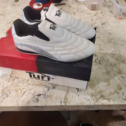 Karate Shoes Youth Size 4