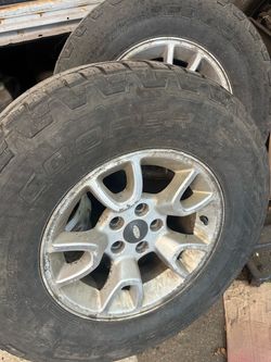 255/70/r16 4 ford rims and tires