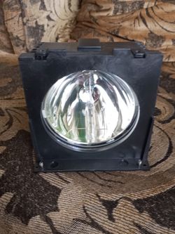 Mitsubishi 915PO26010 Replacement Lamp & Housing