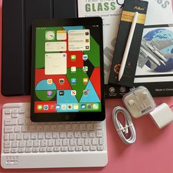 Apple IPad 8th Generation (10.2” Retina /IOS 18/ 2020 model) 32GB with stylus pen, keyboard & Accessories 