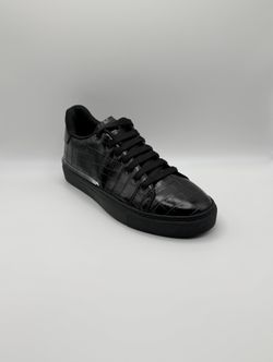 Brand New Comfortable Men Fashion Sneakers - Multiple Sizes
