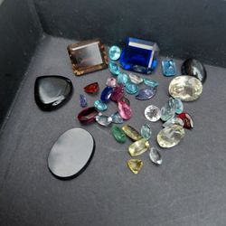Precious and Semi- Precious Gemstones - Multi-colored Lot