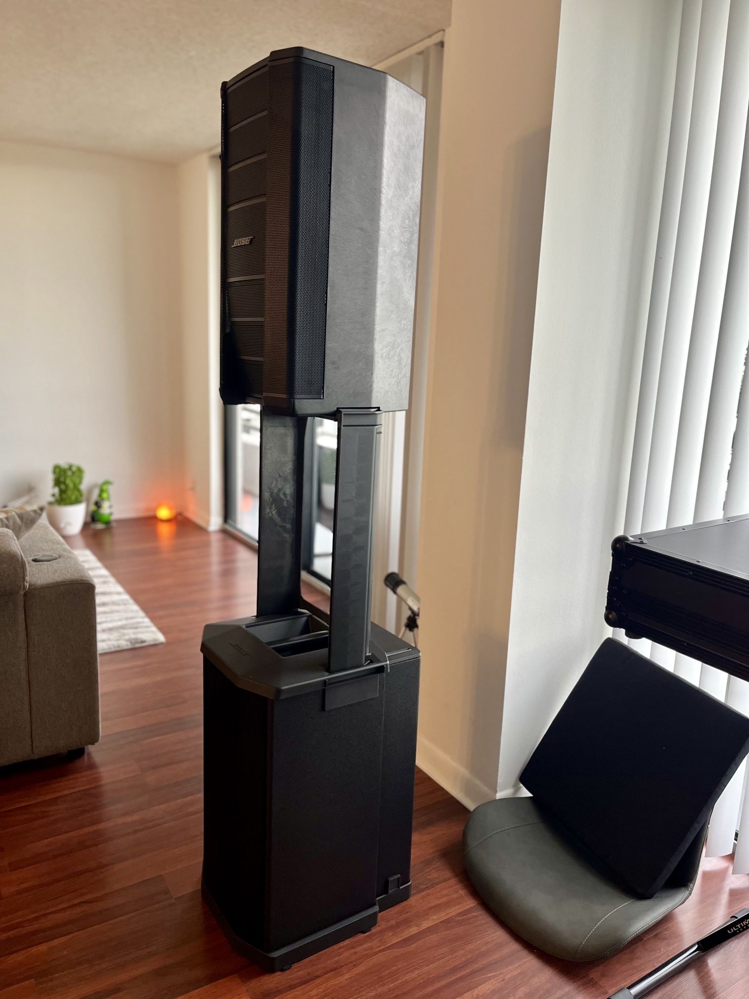 BOSE F1 Model 812 Flexible Array Loudspeaker BOSE F1 Subwoofer