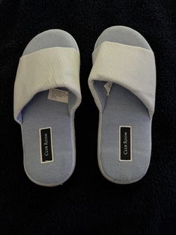 Woman’s Club Room Slippers