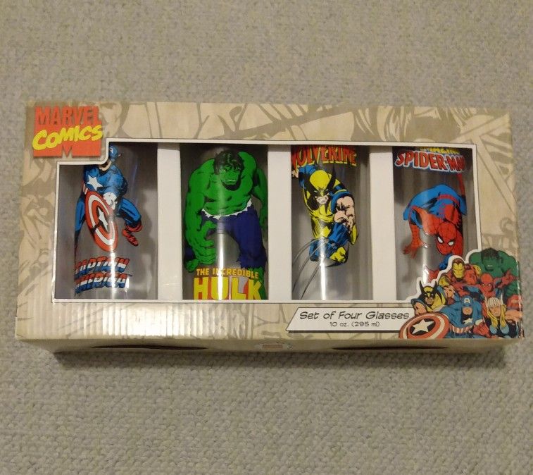 BRAND NEW IN MARVEL COLLECTOR'S COMICS BOX MARVEL COMICS SET OF FOUR 10 OZ AVENGERS DRINKING GLASSES