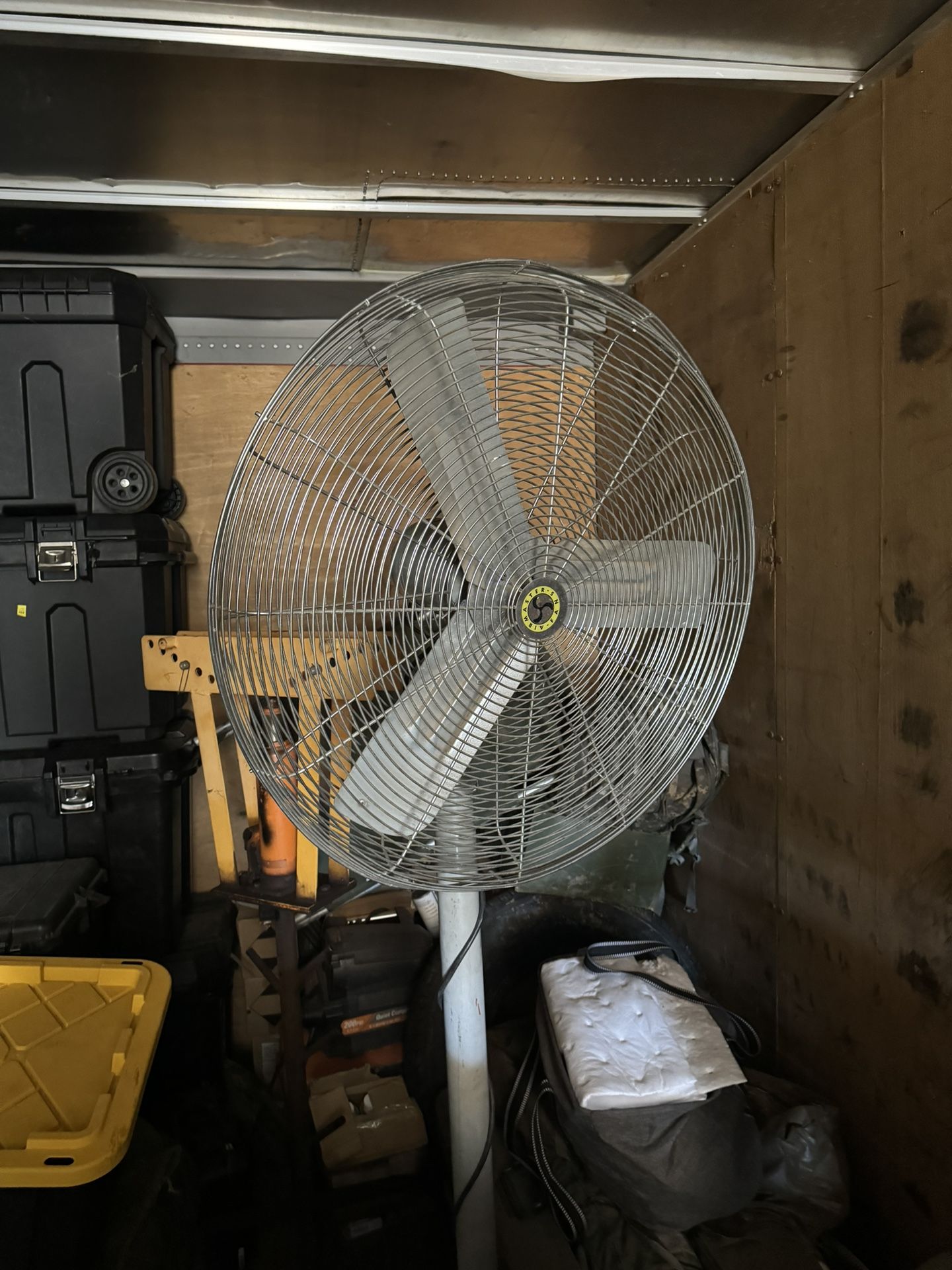 Shop Fan