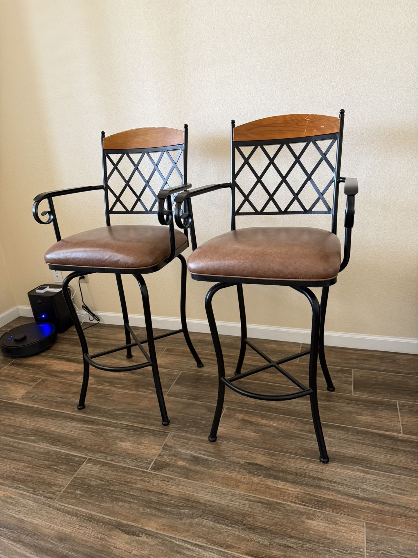 Set Of 2 Barstools