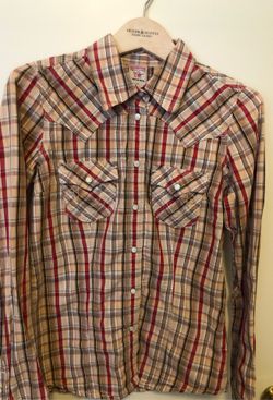 Woman true religion plaid shirt size small 🤎🧡