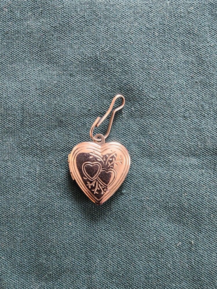 SILVER HEART LOCKET