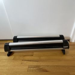 Read - THULE 92725 Universal Flat Top Ski Snowboard Roof Rack - No Keys