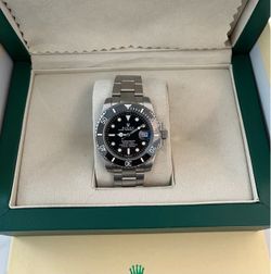New black sub watch