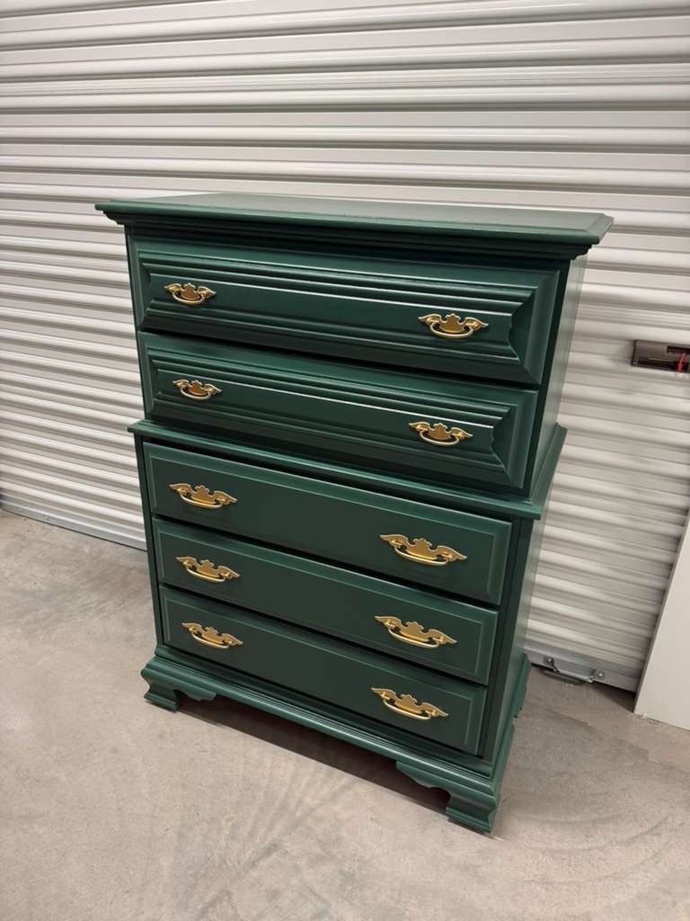 Free Delivery NJ/NY Green Solid Wood Dresser- 5 Drawers for Sale in Jersey City, NJ - OfferUp Free Delivery NJ/NY Green Solid Wood Dresser- 5 Drawers for Sale in Jersey City, NJ - OfferUp