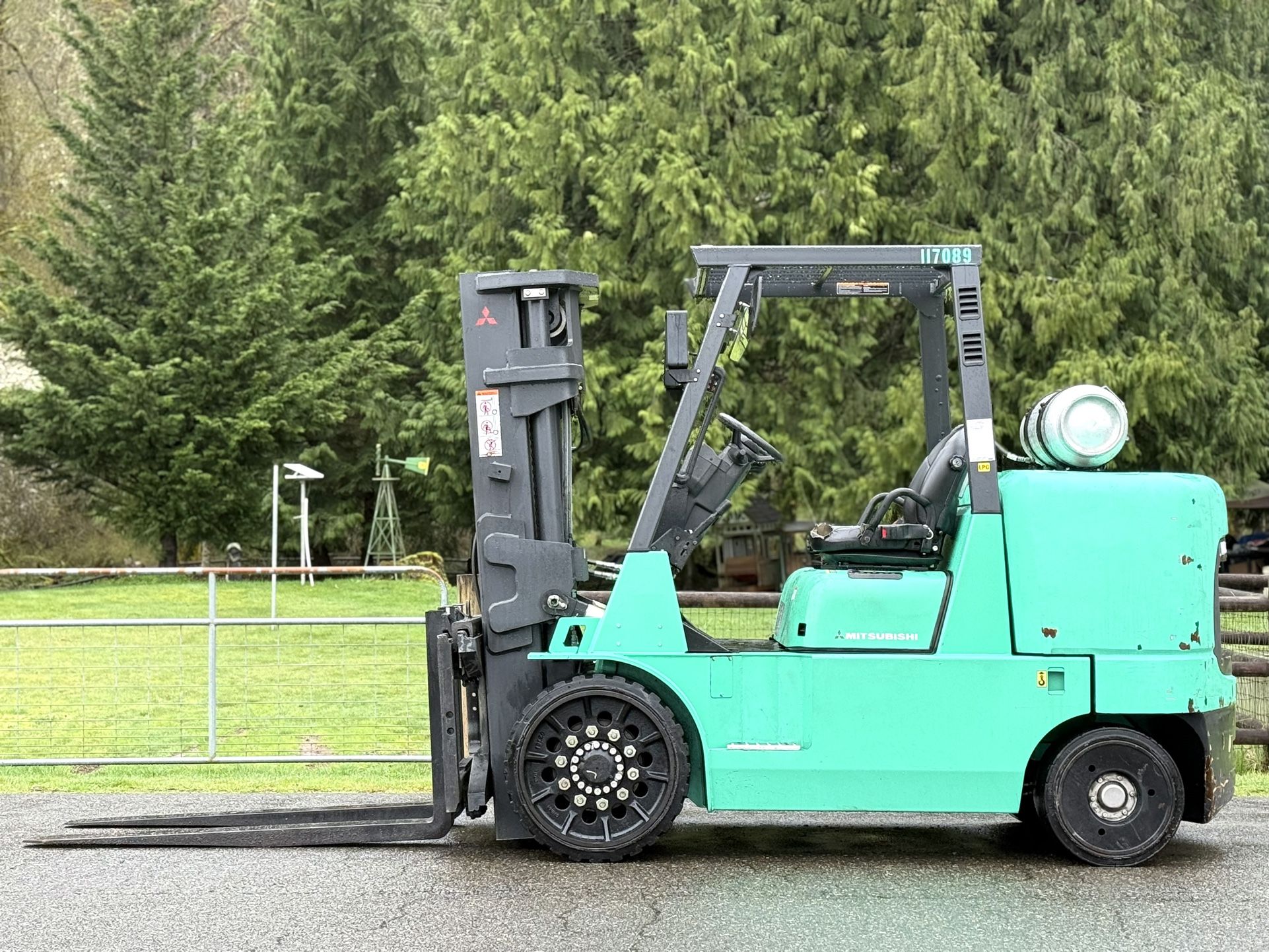 Forklift Mitsubishi LPG 15,000 lb Capacity