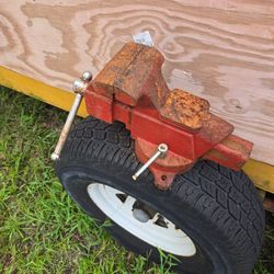 5" Heavy Duty Vice That Swivels
