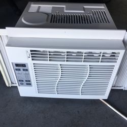 Window Unit Air Condition 