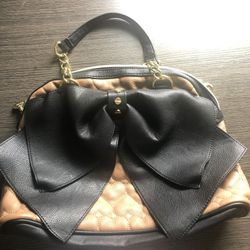 New betsey Johnson bow satchel