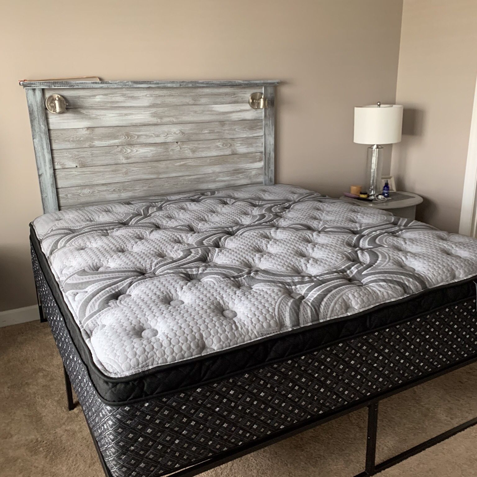 New Name Brand Mattresses. Queen And Kings