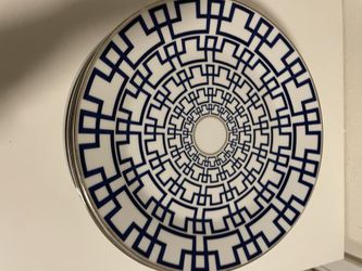 Brand New Z Gallery Dinnerware Porcelain Size Medium Set Of 8