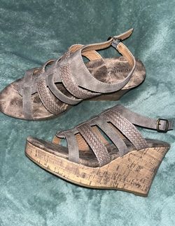 SZ. 10 Maurices Wedge Sandal Memory Foam Comfort Insole 