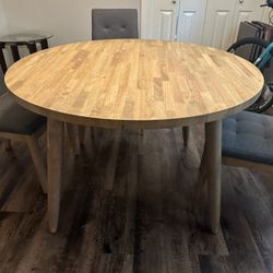 Wood Table And Chairs 