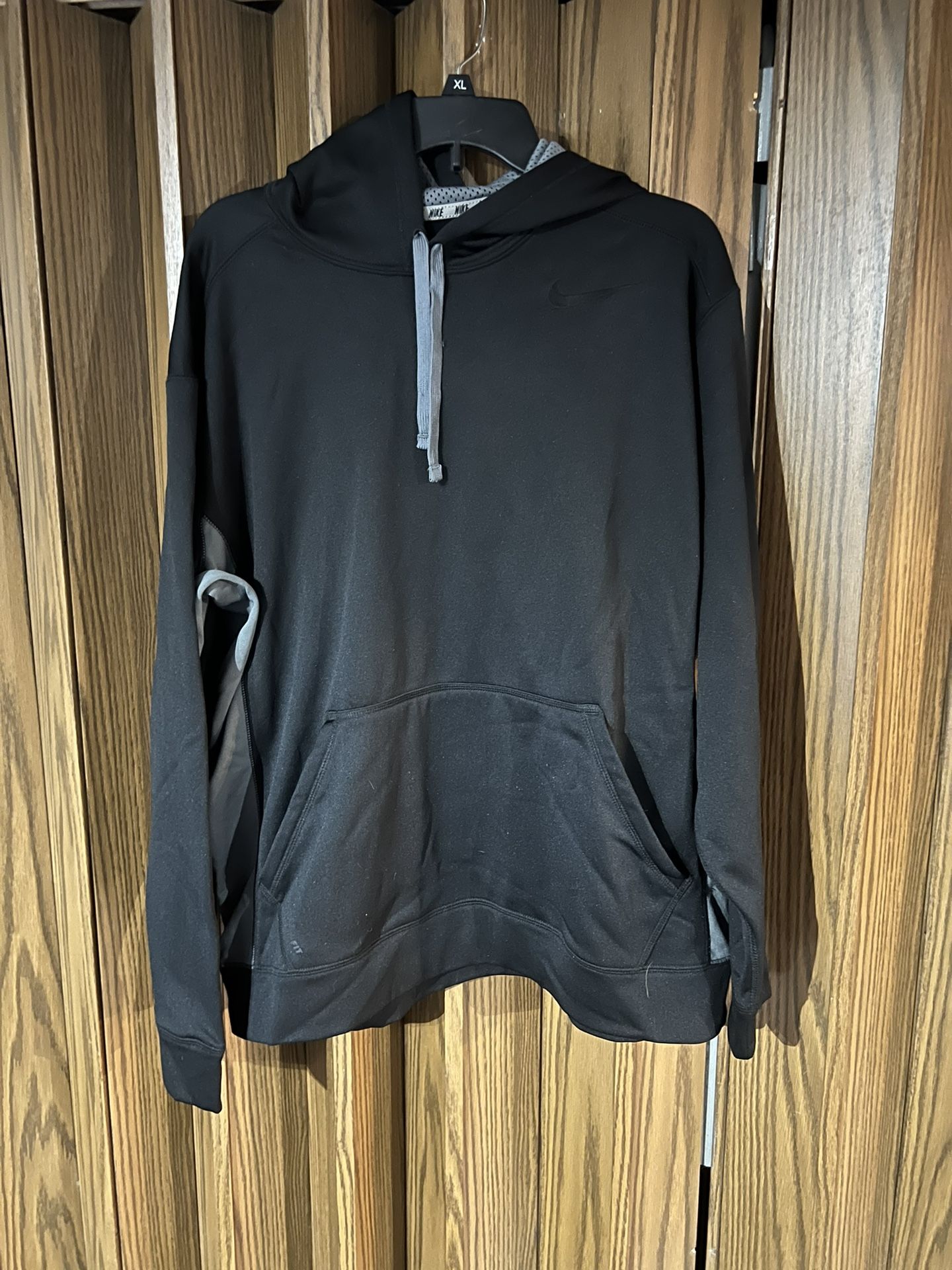 Nike Therma Fit Men's Hoodie Size XL Black Fleece Lined Pullover Active Outdoor