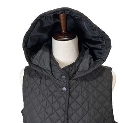 GH Bass Woman’s Hooded Quilted Snap Front Vest Size Medium