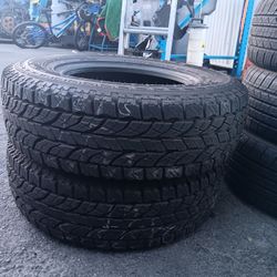 Vendo 2 Llantas Usadas 215 75 15 L T