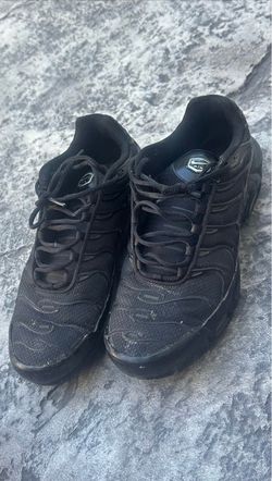 Nike Air Max Plus Triple Black Sneakers Size 11.5