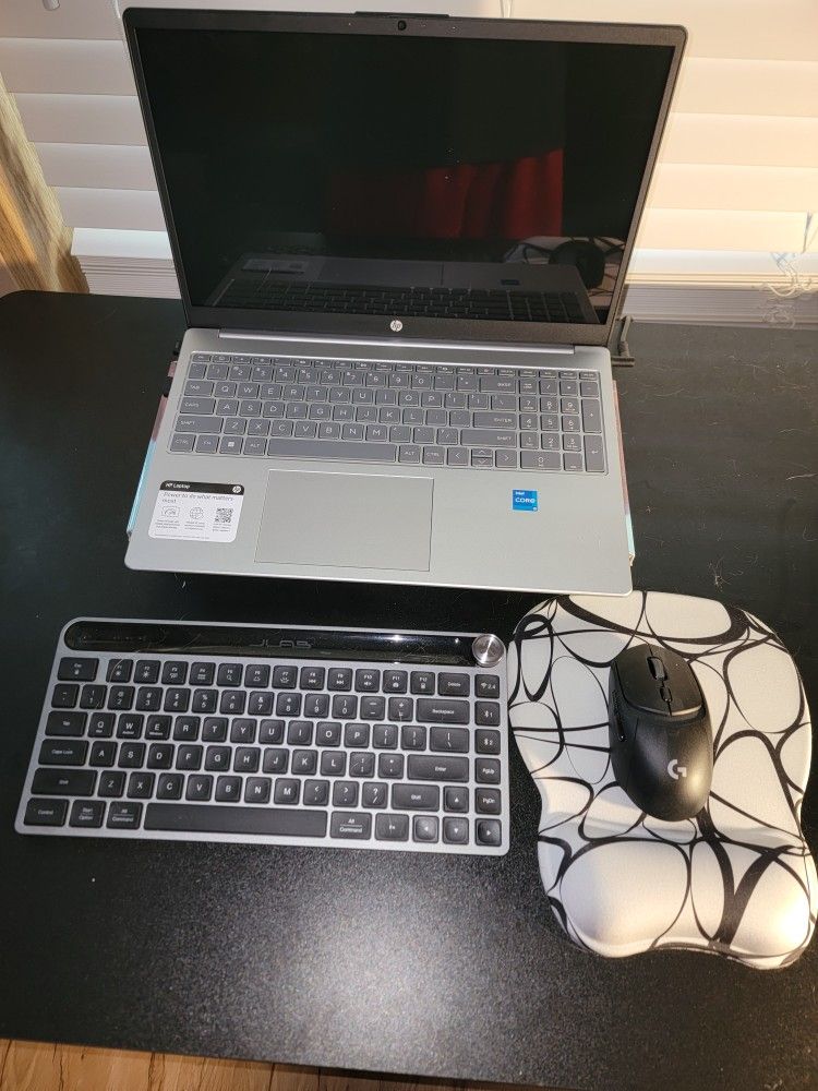 New Gaming Laptop, Key Board , Mouse, And Desk.