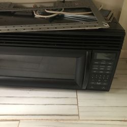 Under Shelf Above Stove Microwave/oven 