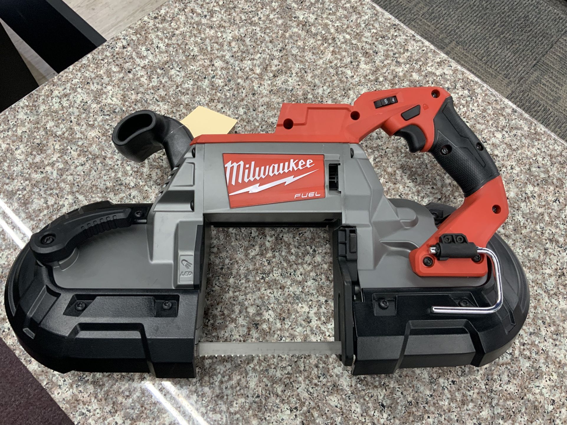Milwaukee Fuel Brushless M18 Deep Cut Band Saw