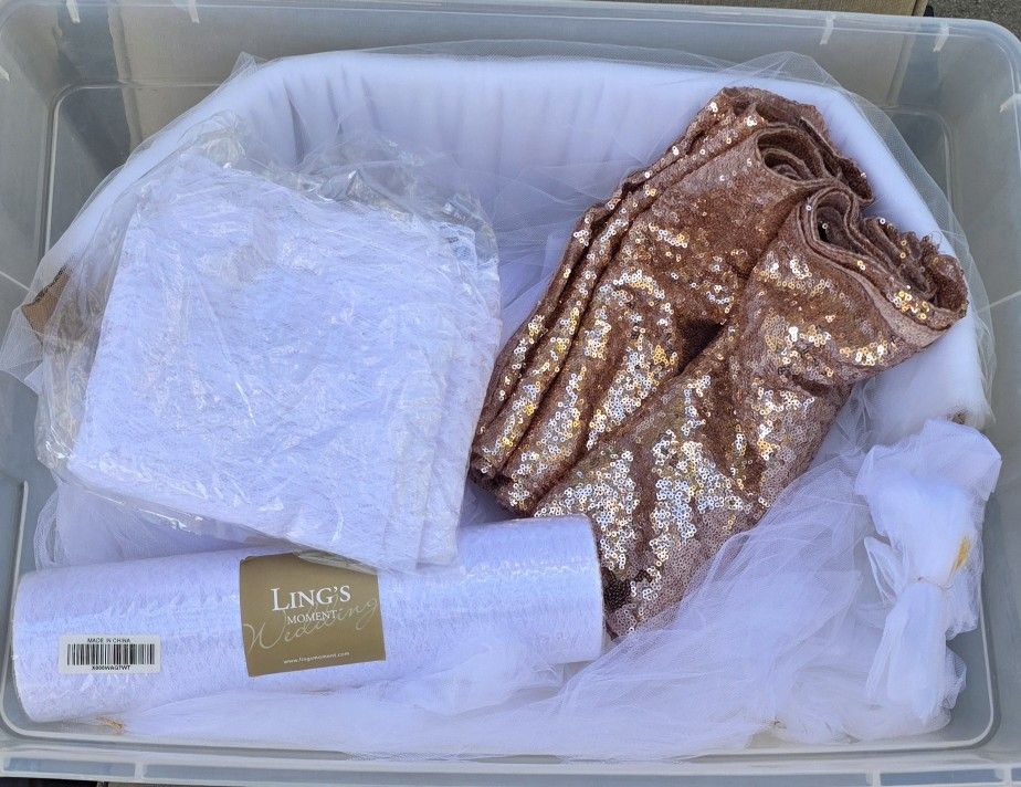 White Tulle, Lace, Runners