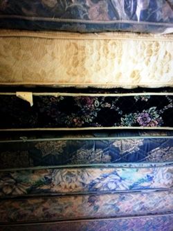 King mattress and box springs 1:25