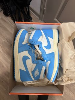 Jordan 1 Unc