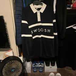 Brand new Nike long sleeve shirt Size Large