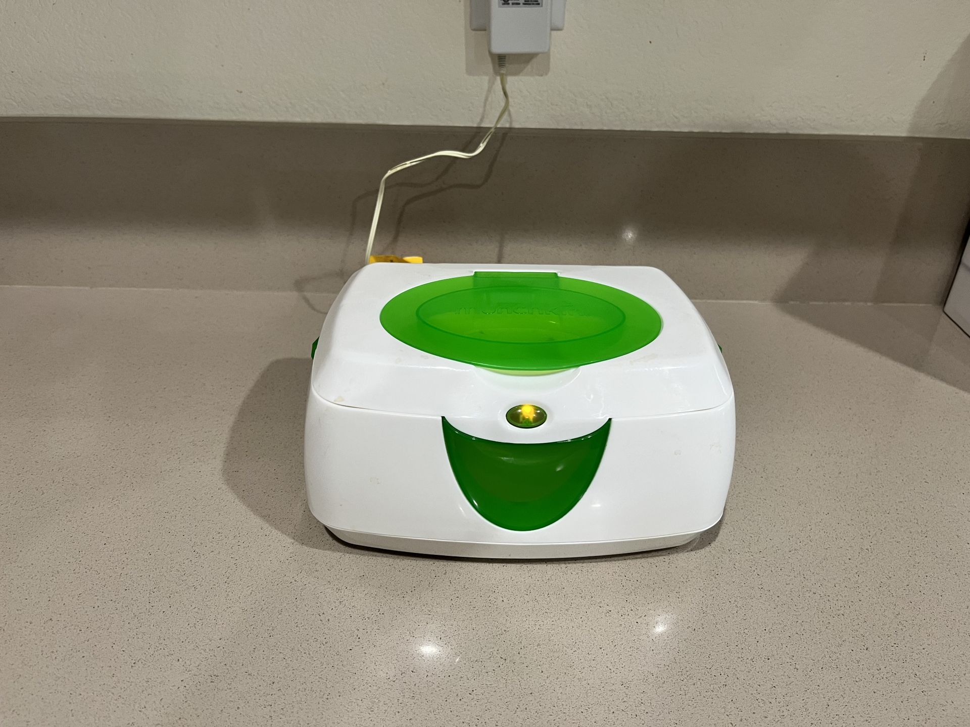 munchkin baby wipe warmer