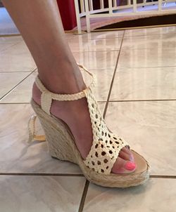 Cute Boho Chic Wedges - Plastic Tag Still Attached Keeping The Pair Together - Size 5
