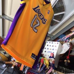 Lakers Jersey Size M