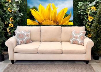 Free Delivery 🚚 Used Light Beige Couch