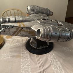 Hasbro The Mandalorian Vintage Collection Razor Crest Vehicle, 