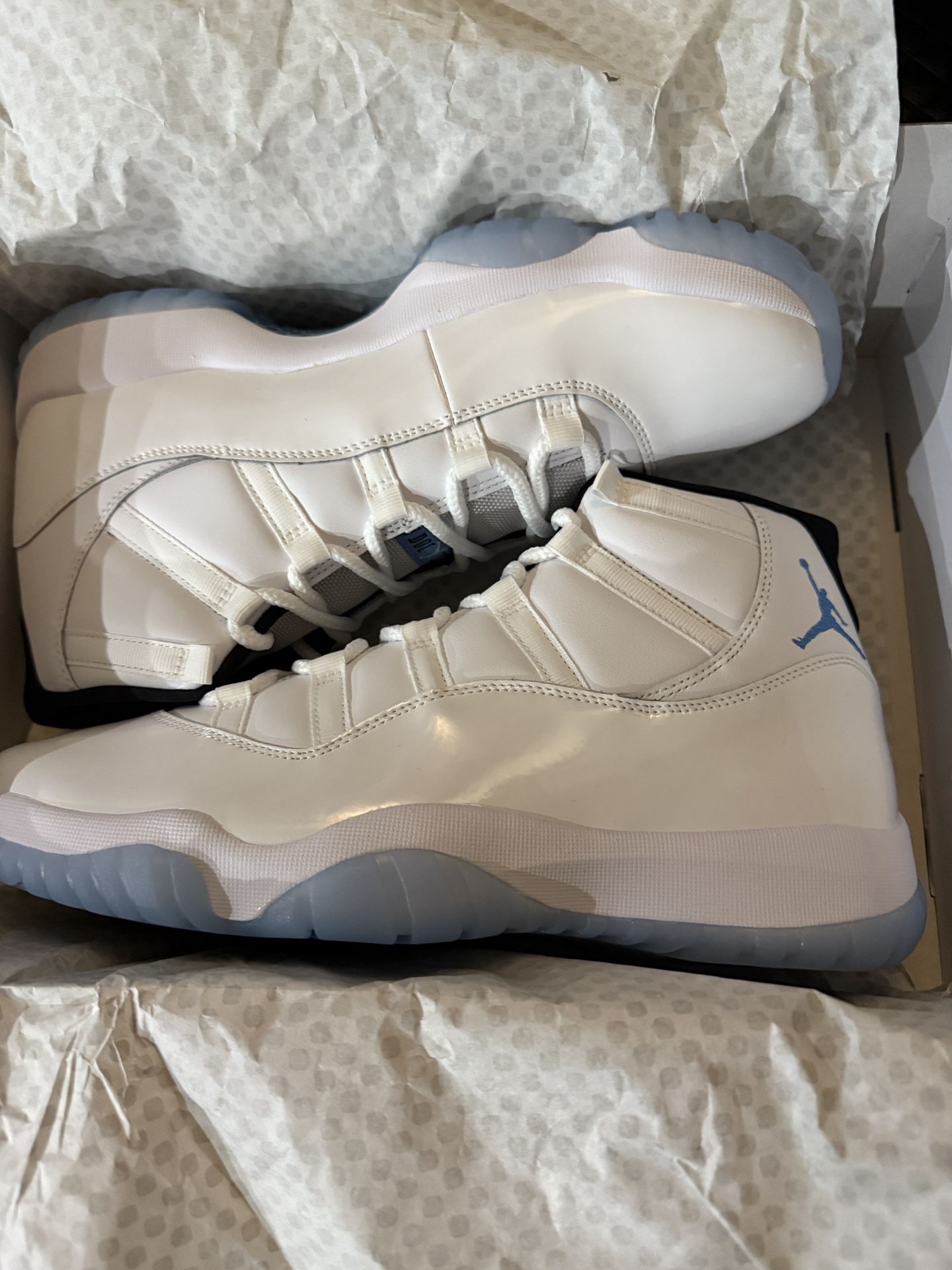 Jordan 11 Legend Blue
