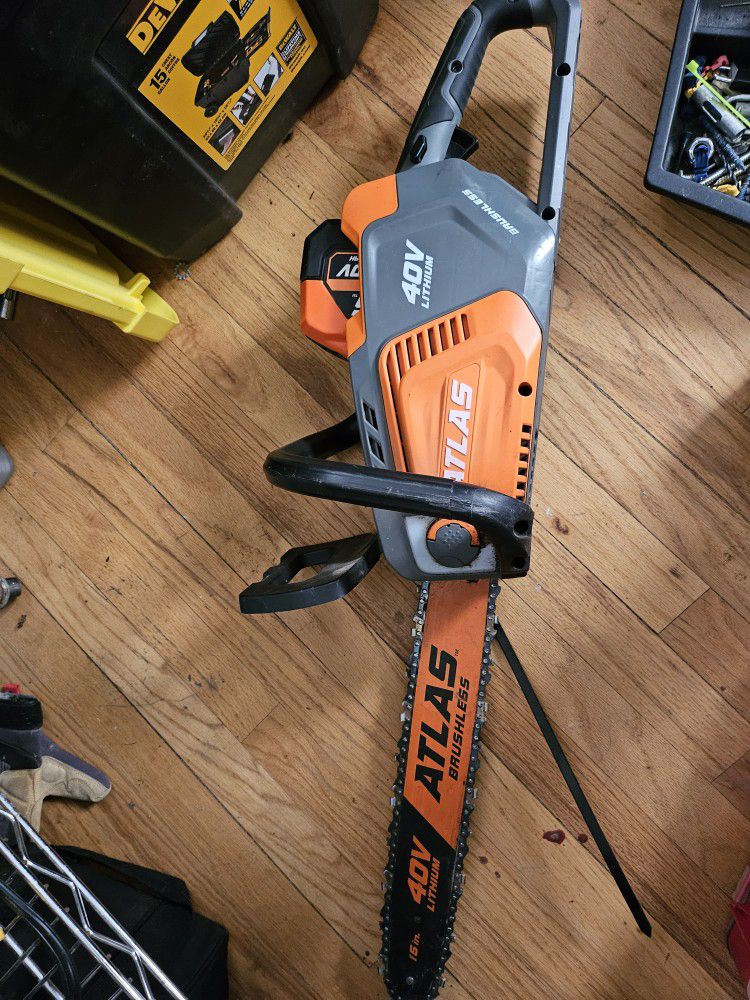Chainsaw With Battery And Charger