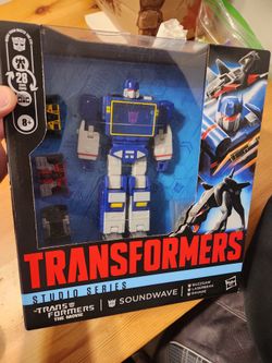 Transformers Studio Series Soundwave 