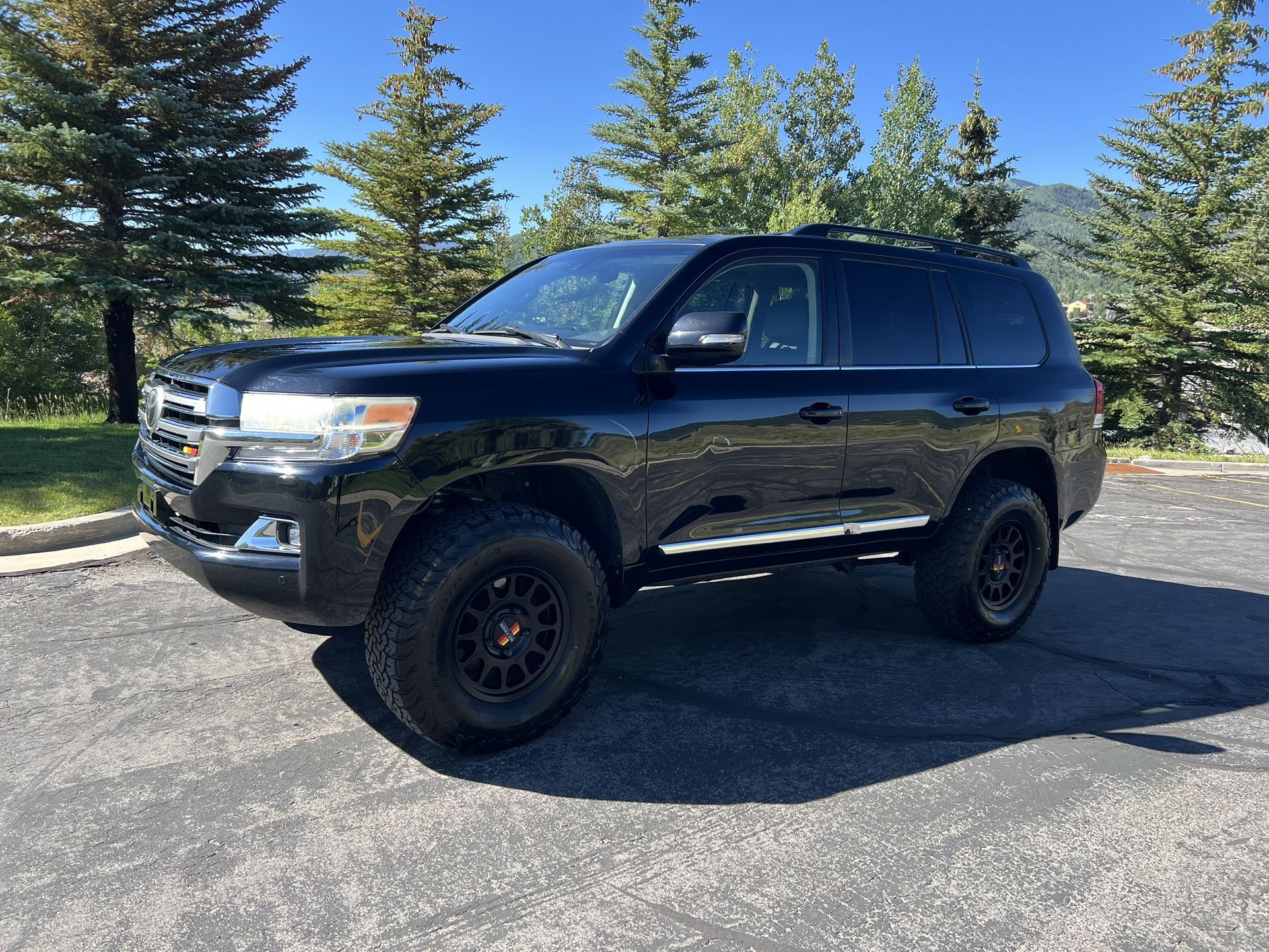 2018 Toyota Land Cruiser