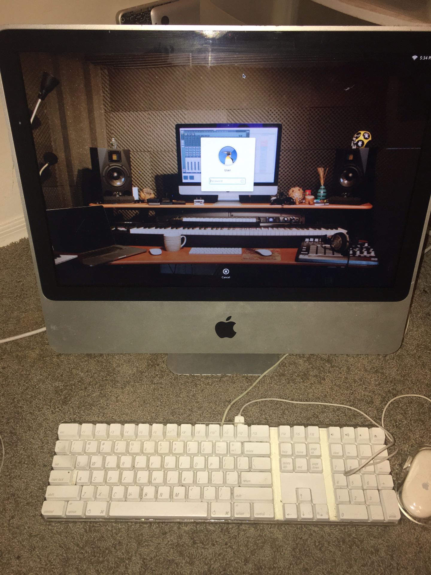 Apple iMac 🖥 with Protools & Logics ready to record